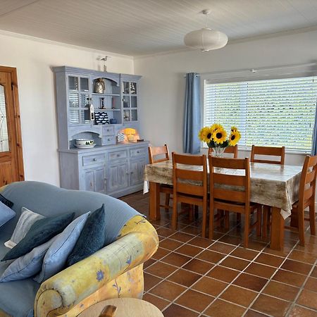 באליקונילי Beachcomber Cottages חדר תמונה